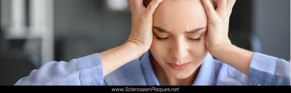 Sclérose en plaques et maux de tête [SONT-ILS FRÉQUENTS ?]