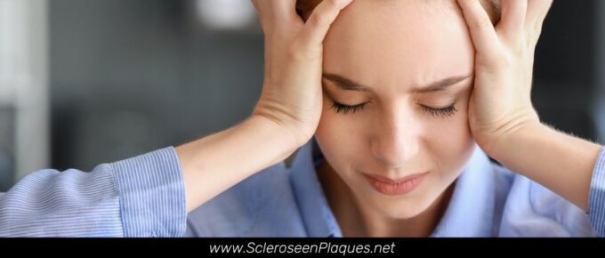 Sclérose en plaques et maux de tête [SONT-ILS FRÉQUENTS ?]